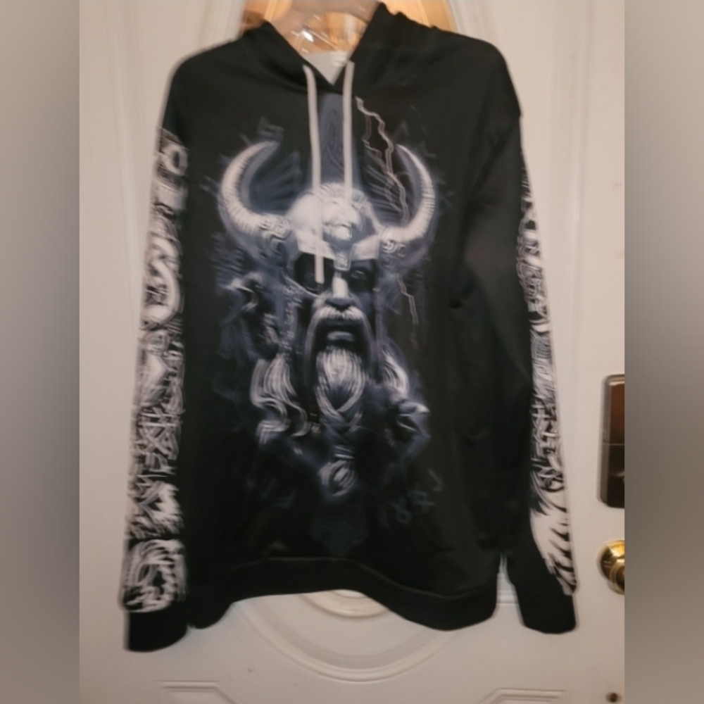EUC Vikings Size Large men’s Victory Over Vahalla All Over Print Pullover Hoodie